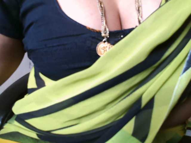 hotpavitra live cam on BongaCams