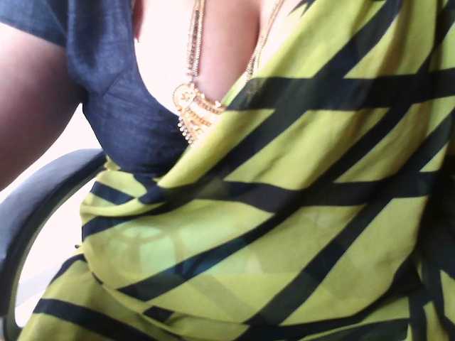 hotpavitra live cam on BongaCams