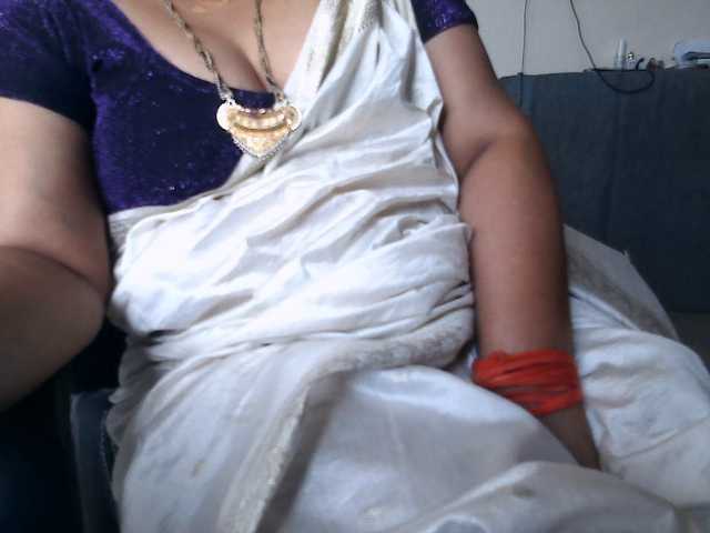 le modèle hotpavitra est en webcam porno dans un show sur le site bongacams, il possède les tags suivants: Indian,Brunette,Trimmed