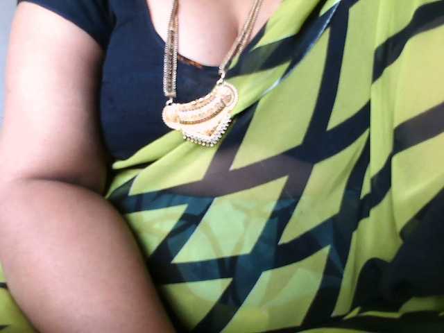 hotpavitra live cam on BongaCams