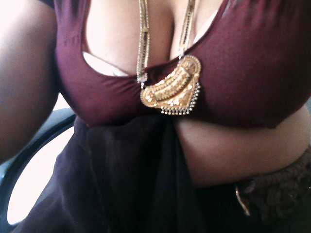 hotpavitra live cam on BongaCams