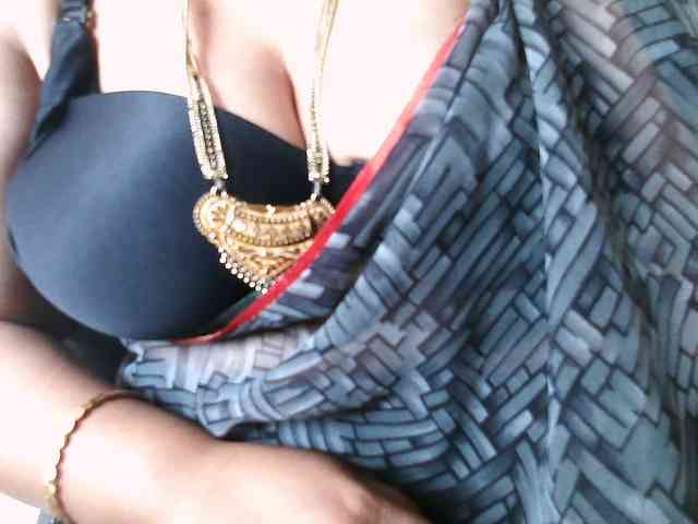 hotpavitra Live Webcam on BongaCams