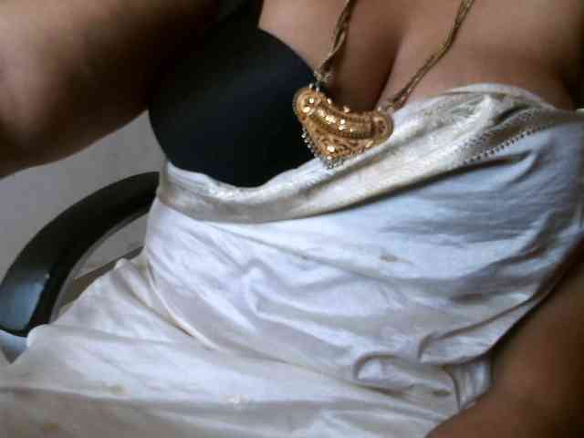 Model: hotpavitra