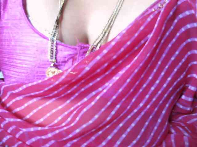 Hotpavitra's cam show statistics and live stream