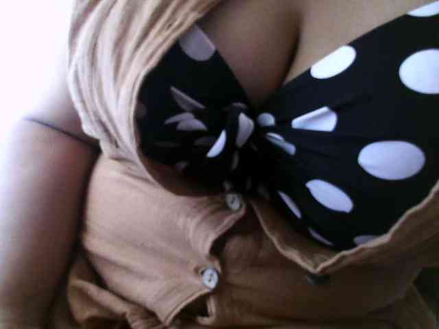 hotpavitra Live Webcam on BongaCams