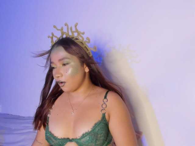 queen-angelique, live now on BongaCams