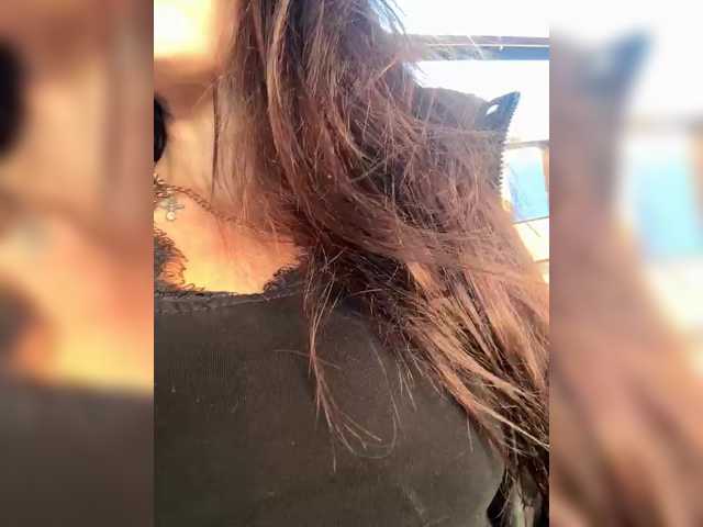 Uliae live cam on BongaCams