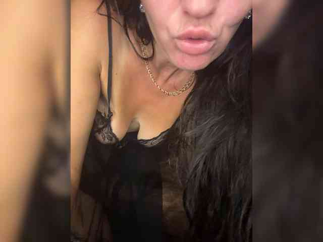Uliae Sex Cam Show
