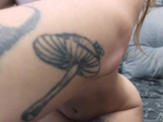 SarahSam live cam on BongaCams