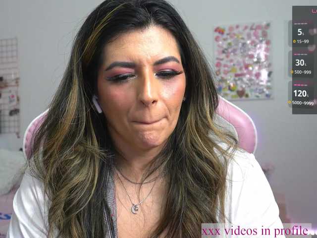 UwUKalieRxUwU live cam on BongaCams