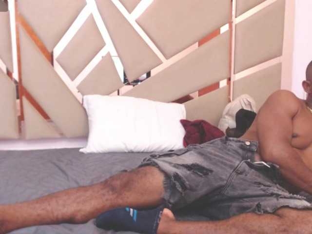 tu-y-yo19's BongaCams show and profile