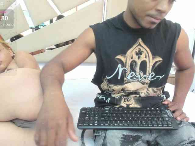 tu-y-yo19 webcam