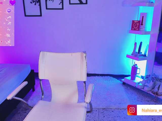 NahiaraEvans- live webcam show