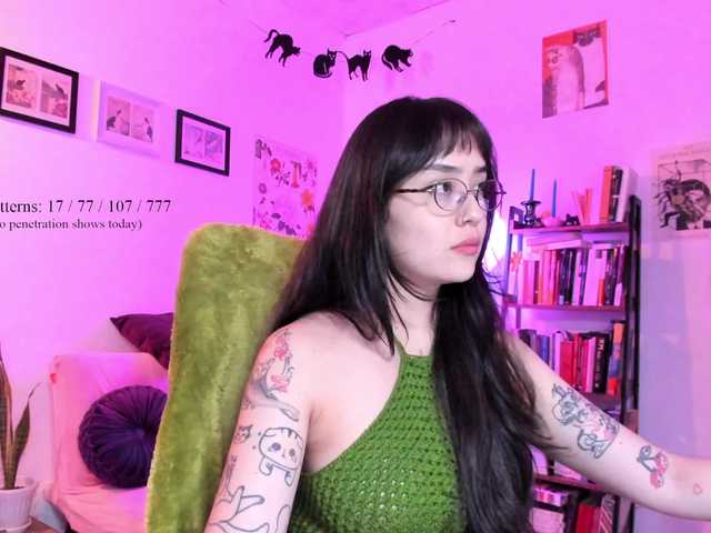 le modèle Luci--ana est en webcam porno dans un show sur le site bongacams, il possède les tags suivants: Latino/Hispanic,Brunette,Hairy