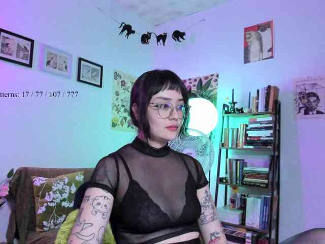 Luci--ana's cam show statistics and live stream