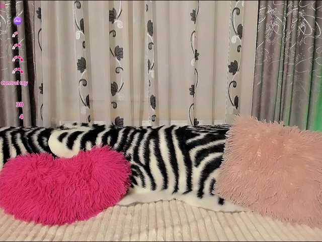 Adela27's BongaCams show and profile