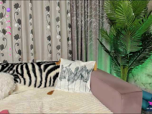 Adela27 live cam