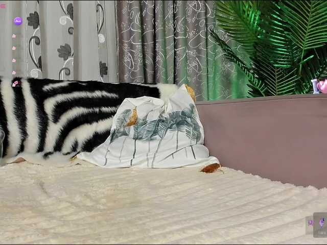 Adela27 live webcam show