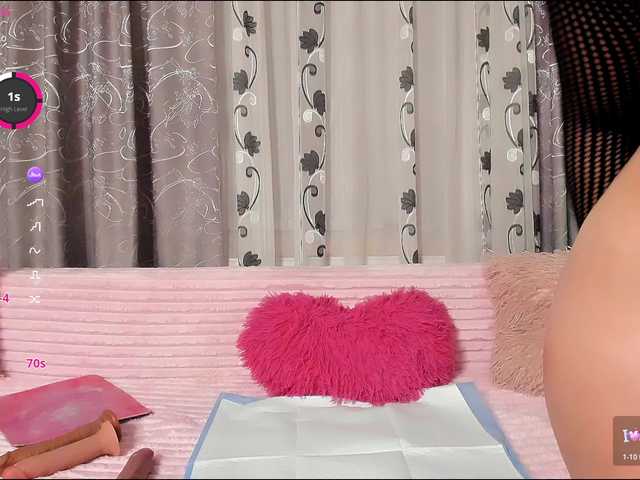 Adela27 live cam on BongaCams