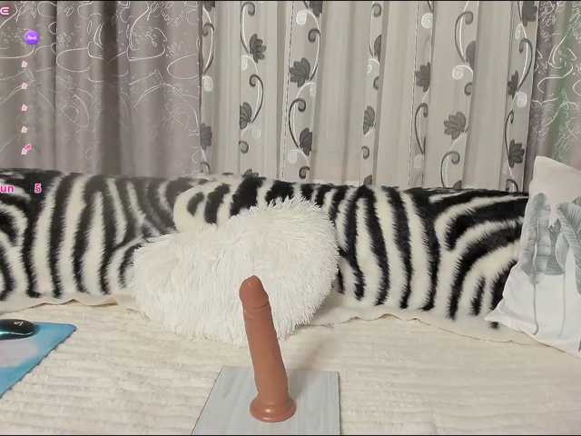 Adela27