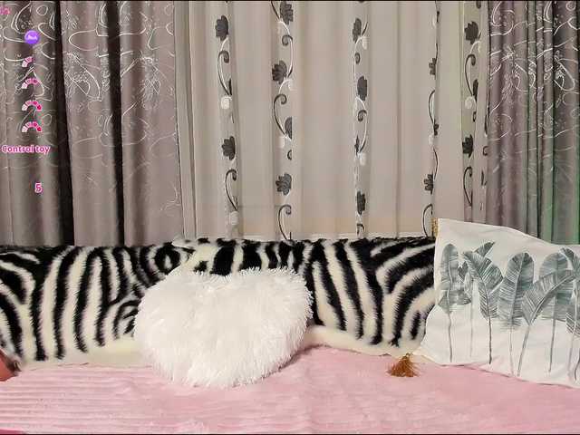 Adela27