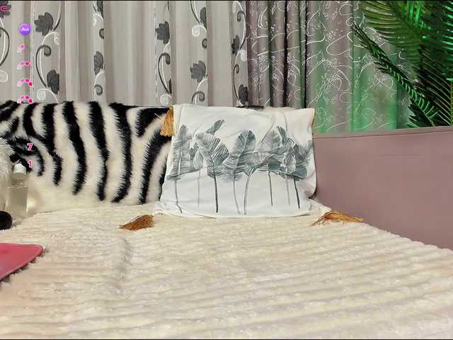 Adela27 live cam