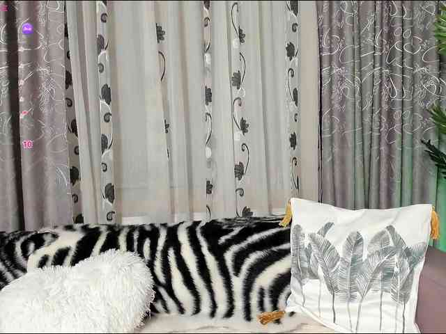 Adela27 webcam
