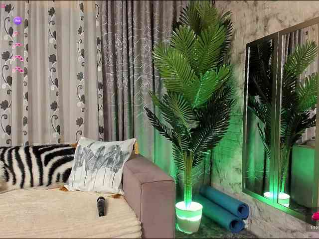 Adela27 webcam