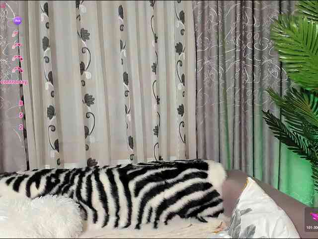 Adela27 webcam