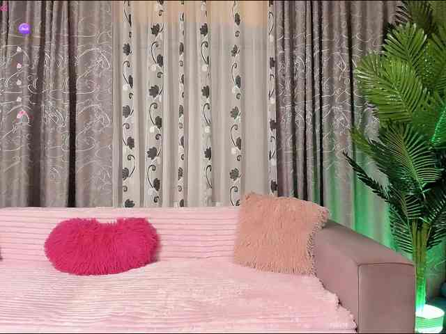 Adela27 webcam