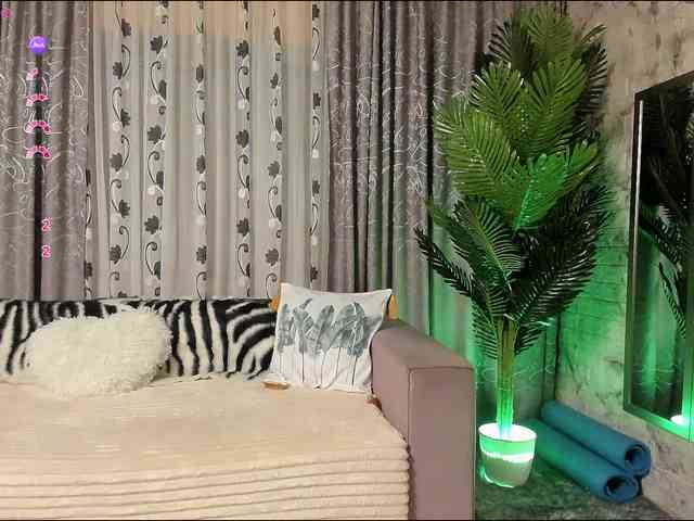 Adela27 webcam