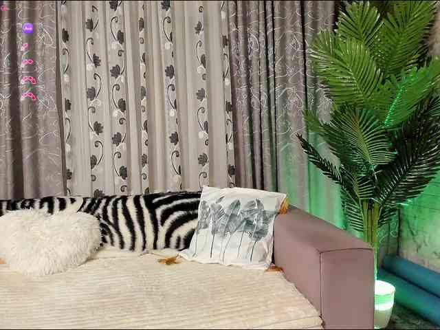 Adela27 webcam