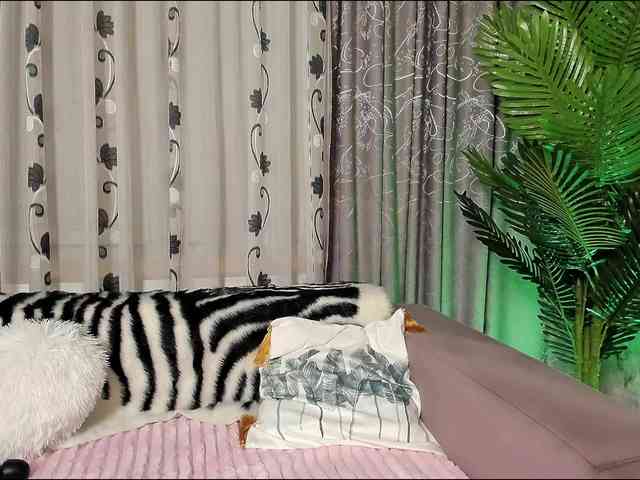 Adela27 webcam