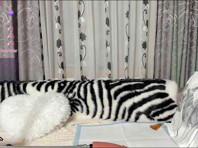 Adela27 webcam