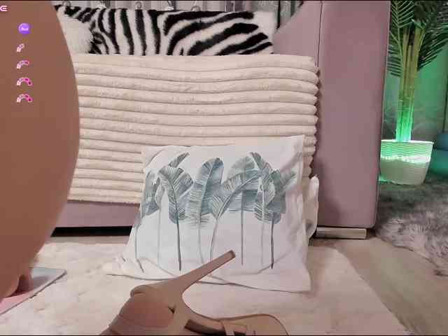 Adela27 webcam