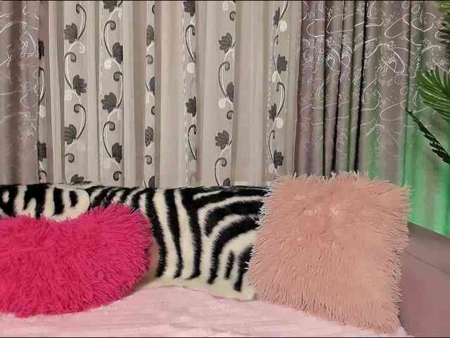 Adela27 webcam