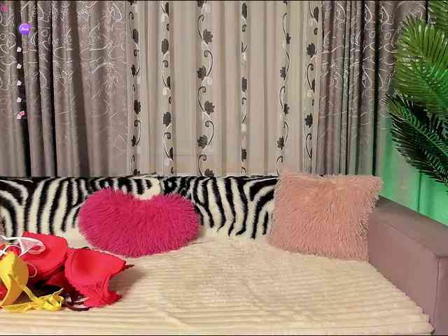 Adela27 webcam