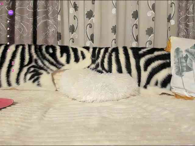 Adela27 webcam
