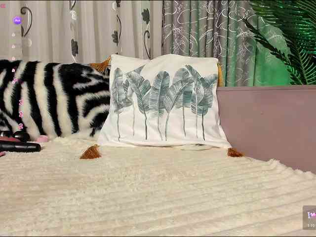 Adela27 webcam