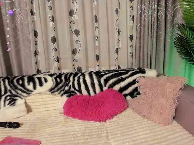 Adela27 webcam