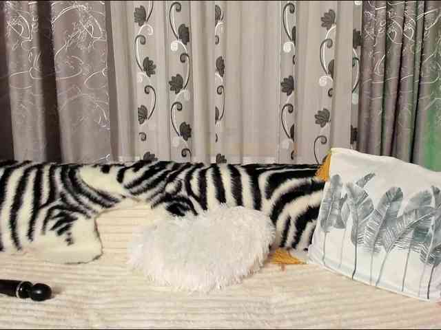 Adela27 webcam