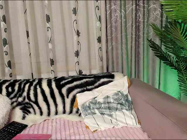Adela27 webcam