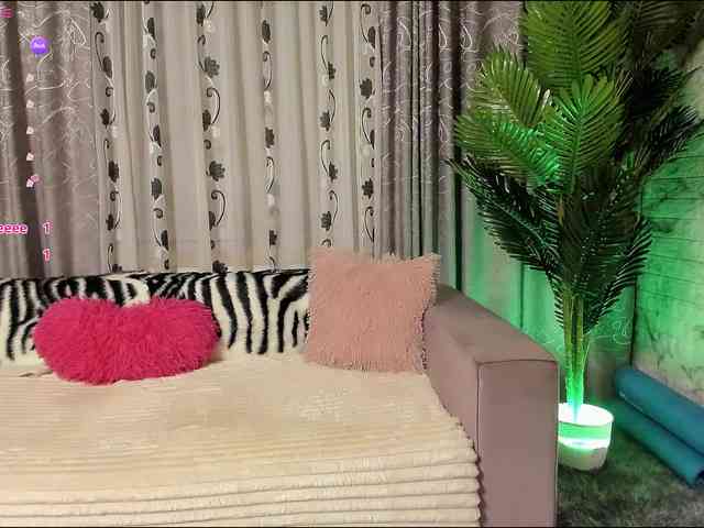 Adela27 webcam