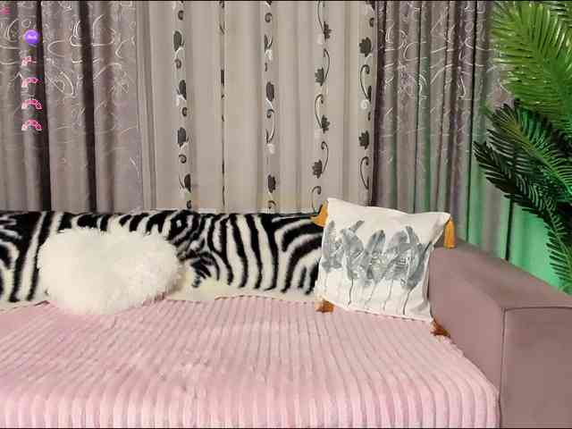 Adela27 webcam