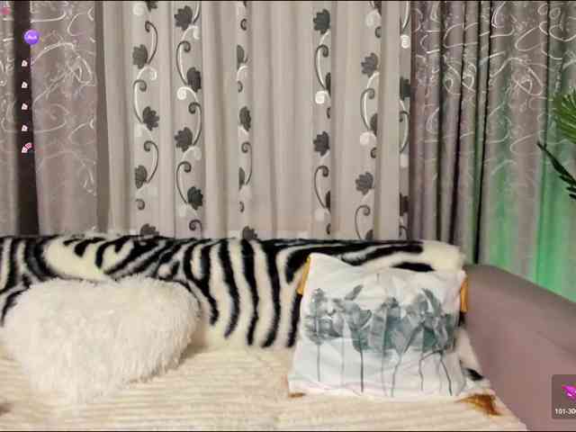 Adela27 webcam