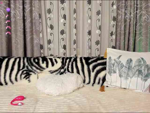 Adela27 webcam