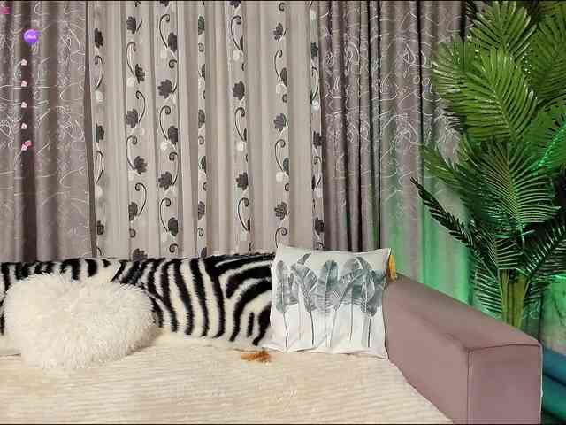 Adela27 webcam