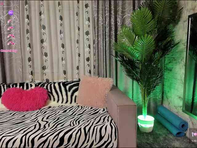 Adela27 webcam