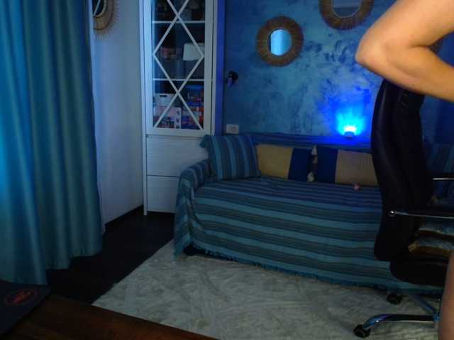 Amasha111 live cam on BongaCams