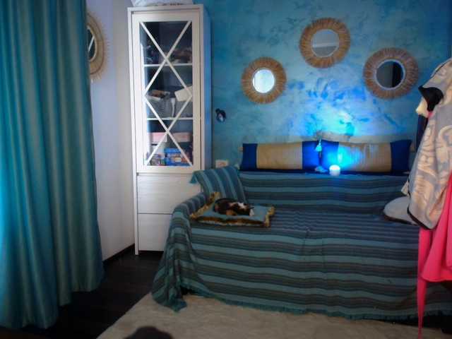 Amasha111 live cam on BongaCams